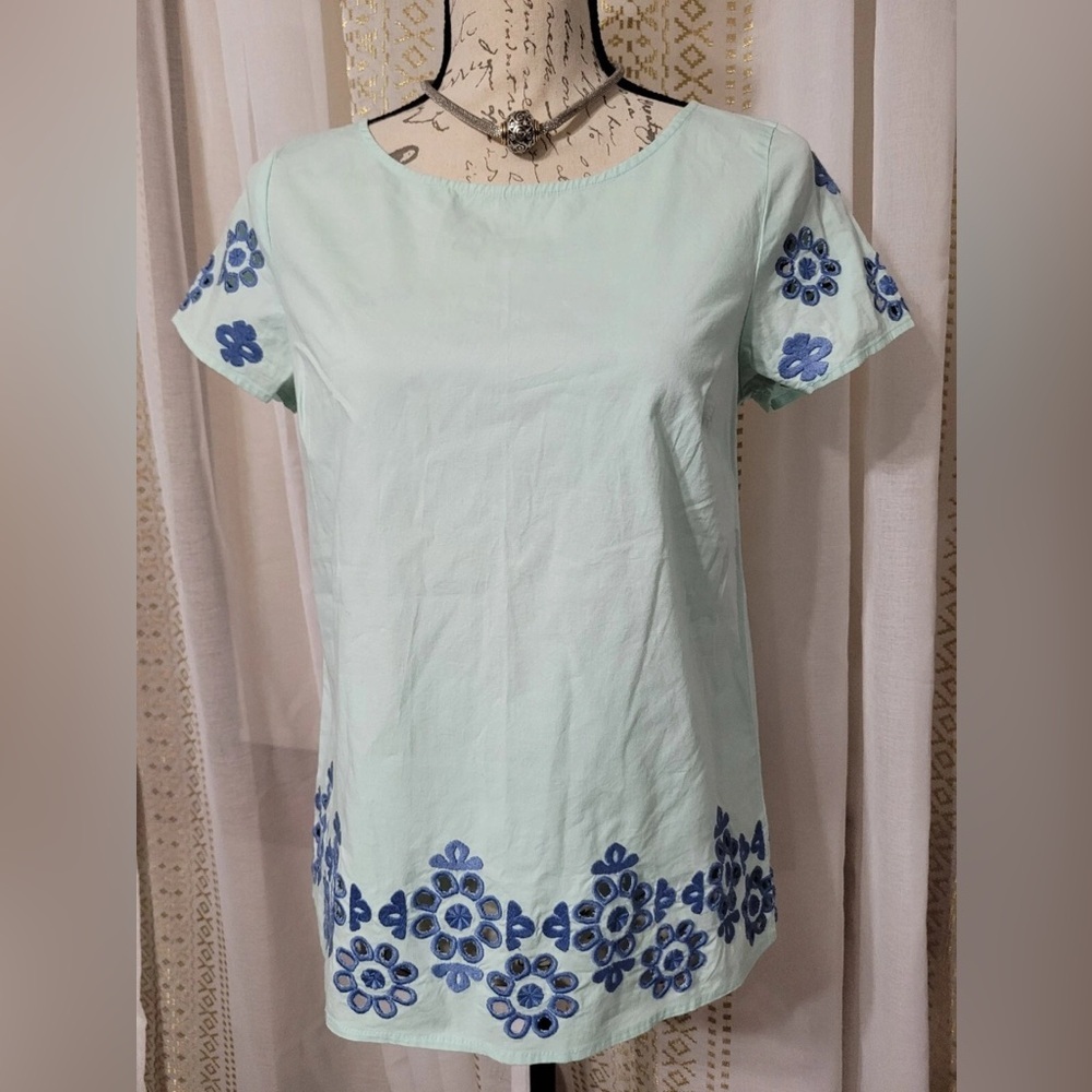 Vineyard Vines Floral Embroidered Light Mint Green Top